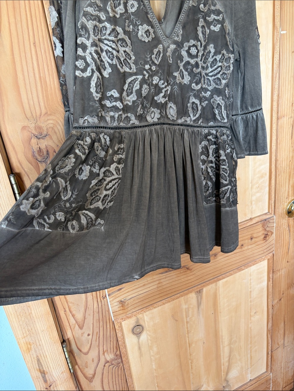 ๐ POL Olive Green Lace Accent Tunic Top - Picture 8 of 16